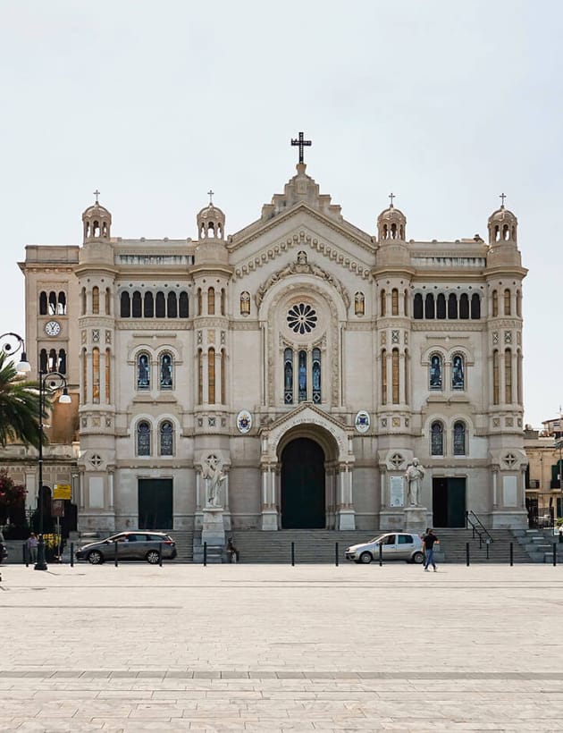 Piazza Duomo Reggio Calabria - vista della cattedrale